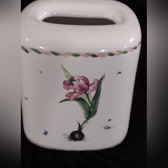 Tissue holder - Picture 5 of 11